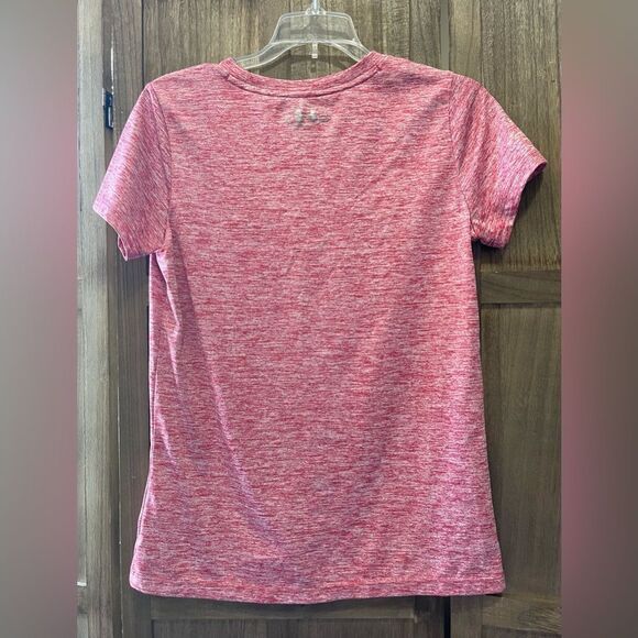 EUC.  Ladies’ Under Armour lightweight red short sleeve shirt. - Picture 3 of 4